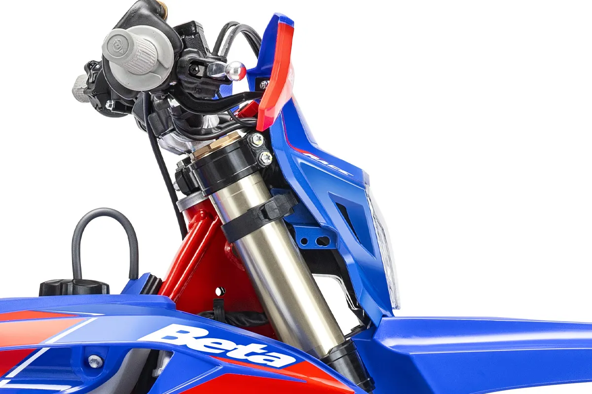 nouvelle plaque phare moto Beta enduro Race 300 RR 2027