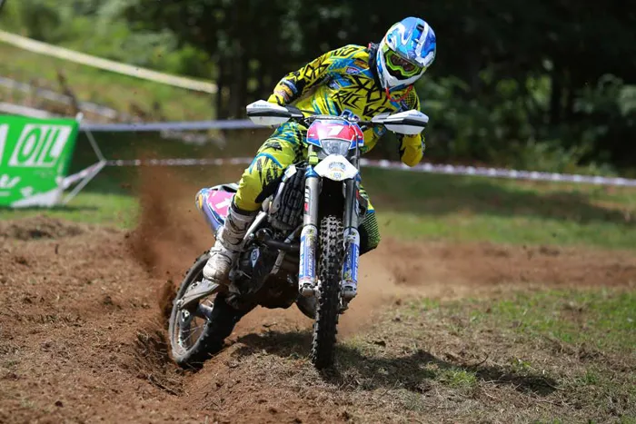 Pela après 3 semaine d'arêt remporte les 2 journées ! Pela renet enduro France