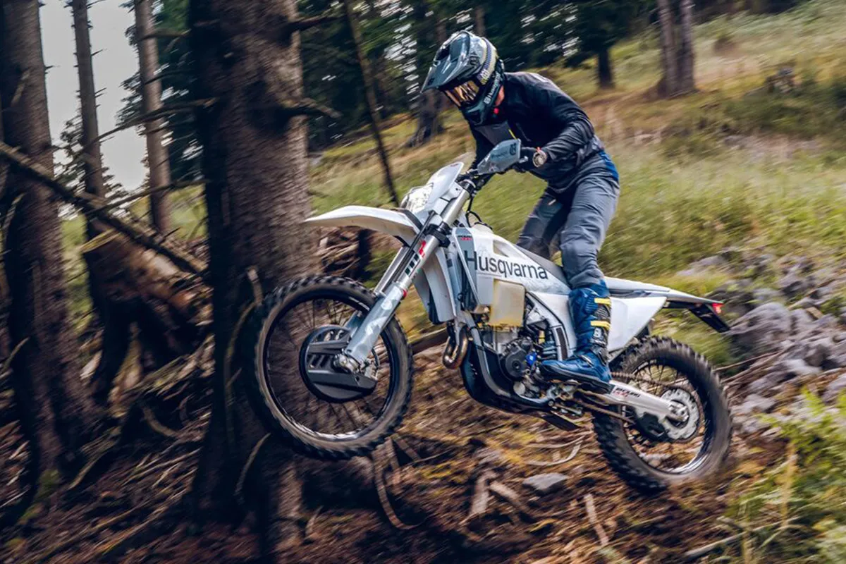 pilote enduro husqvarna 350 FE pro 2027