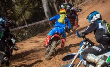 Comment les pilotes de moto s'amusent-ils ? L'adrénaline et l'excitation en dehors du sport