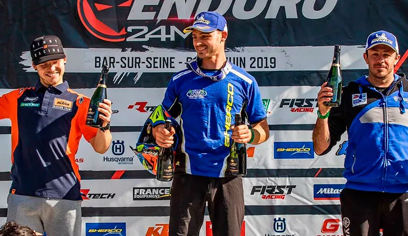 Le podium E1 : 1 Tarroux / 2 Magain / 3 Gauthier podium E1 enduro france bar sur seine J1