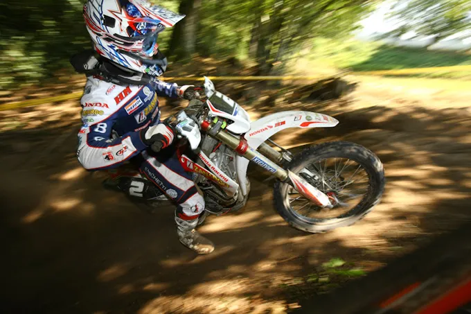 Grosse bagarre entre Rodrig Thain et Antoine Méo qui a tourné à l'avantage du pilote KTM Rodrig Thain 250 CRF Honda