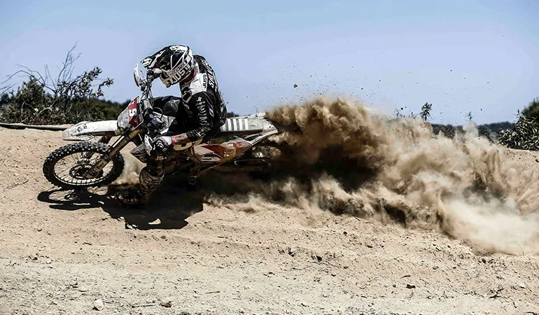 Salvini réalise le weekend parfait en s'imposant les 2 jours en EnduroGP et en E2 salvini Husqvarna enduro GP portugal J2