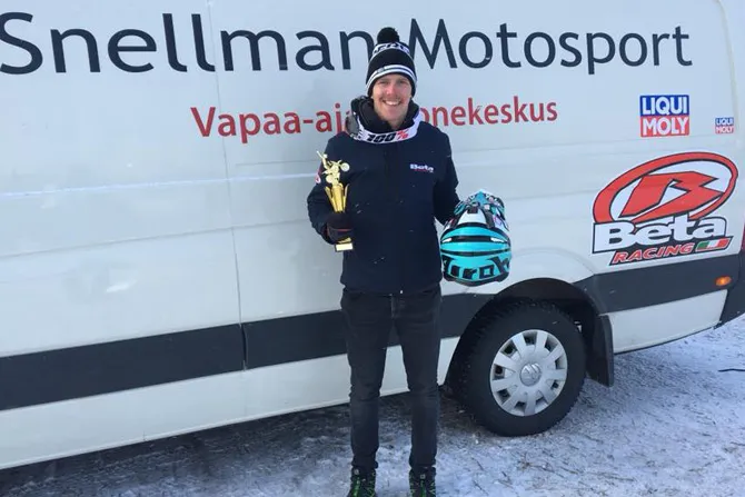 Steve s'est frotté au pilotes finlandais ce weekend avant l'ouverture du mondial le 17 mars steve holcombe course neige