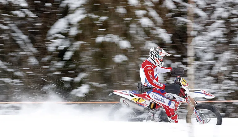 Steve Holcombe le premier pilotes non Finlandias au scrath (6ème) stve hoclcombe BETA finlande j2 2018
