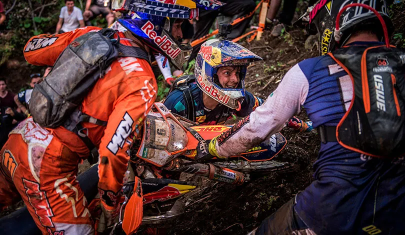 Taddy Blazusiak , Jonny Walker et Billy Bolt obligés d'unir leurs efforts pour sortir de la section Green Hell taddy blazusiak ezrbergrodeo 2019
