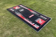 Tapis environnemental enduro : fini la vieille moquette de mamie, vive le look factory !