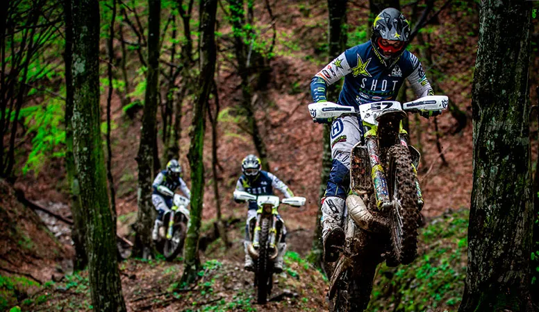 Pilotes et motos team husqvarna enduro 2019