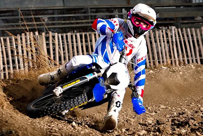 Théo profite des circuits cross du Sud pour parfaire son entrainnement hivernal avec la Sherco - - photo : Lionel Faure photographe Sherco 300 enduro