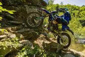 Red Bull Romaniacs 2026 – Jour 3 : Kabakchiev arrache la victoire, grosse frayeur pour Lettenbichler ! (+ vidéos)
