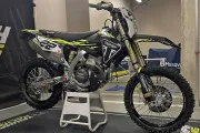 Premieres photos de la Triumph enduro 